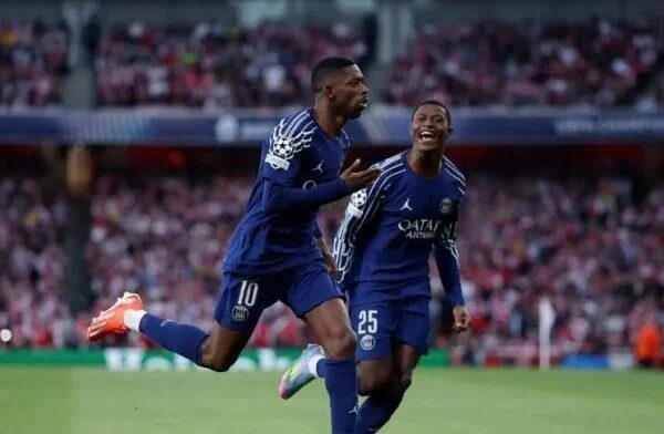 París Saint-Germain venció al Arsenal por la ida de las semifinales