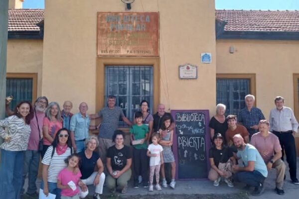 Reapertura de la Biblioteca Popular “Casa de Amigos“ de Stefenelli en Roca