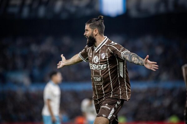 Platense eliminó a Racing en el Cilindro y hubo batacazo en el Torneo Apertura